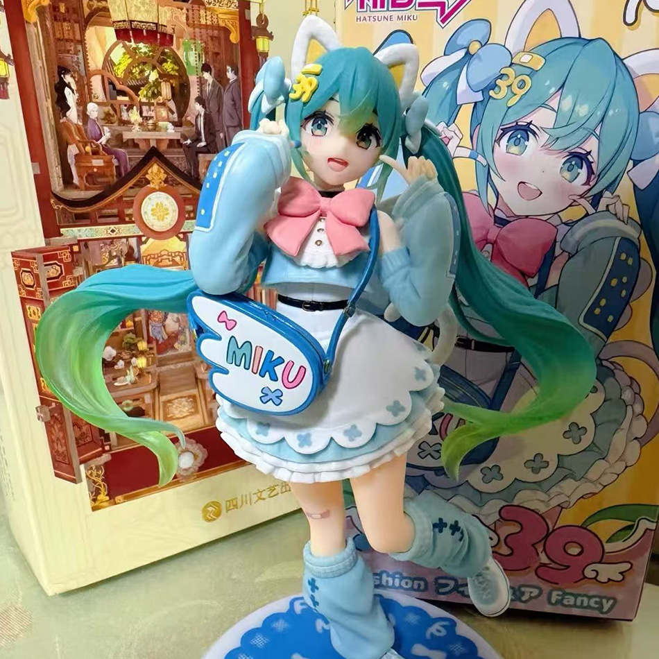 Model Kit Hatsune Miku - Original fashion Hatsune Miku Anime Figure